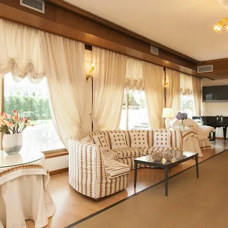 Elite Hotel 4*